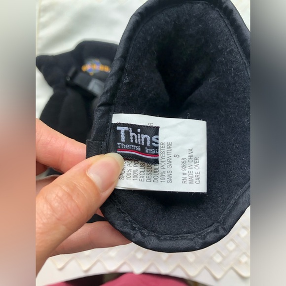 Perigee fleece mittens - thick! Size small. Strip of padding on thumb/palm shown - Picture 6 of 12